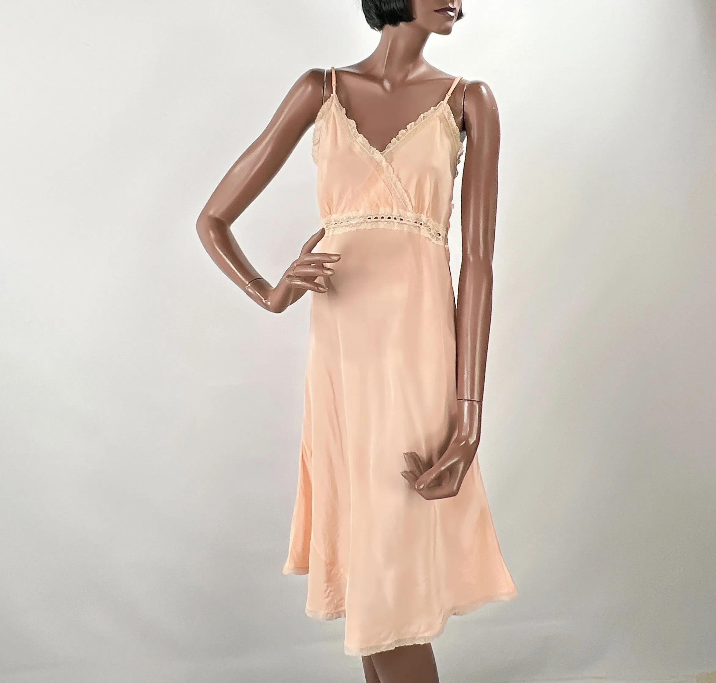 40s Vintage Full Slip Lace Trim Women's Medium Peach Rayon VFG