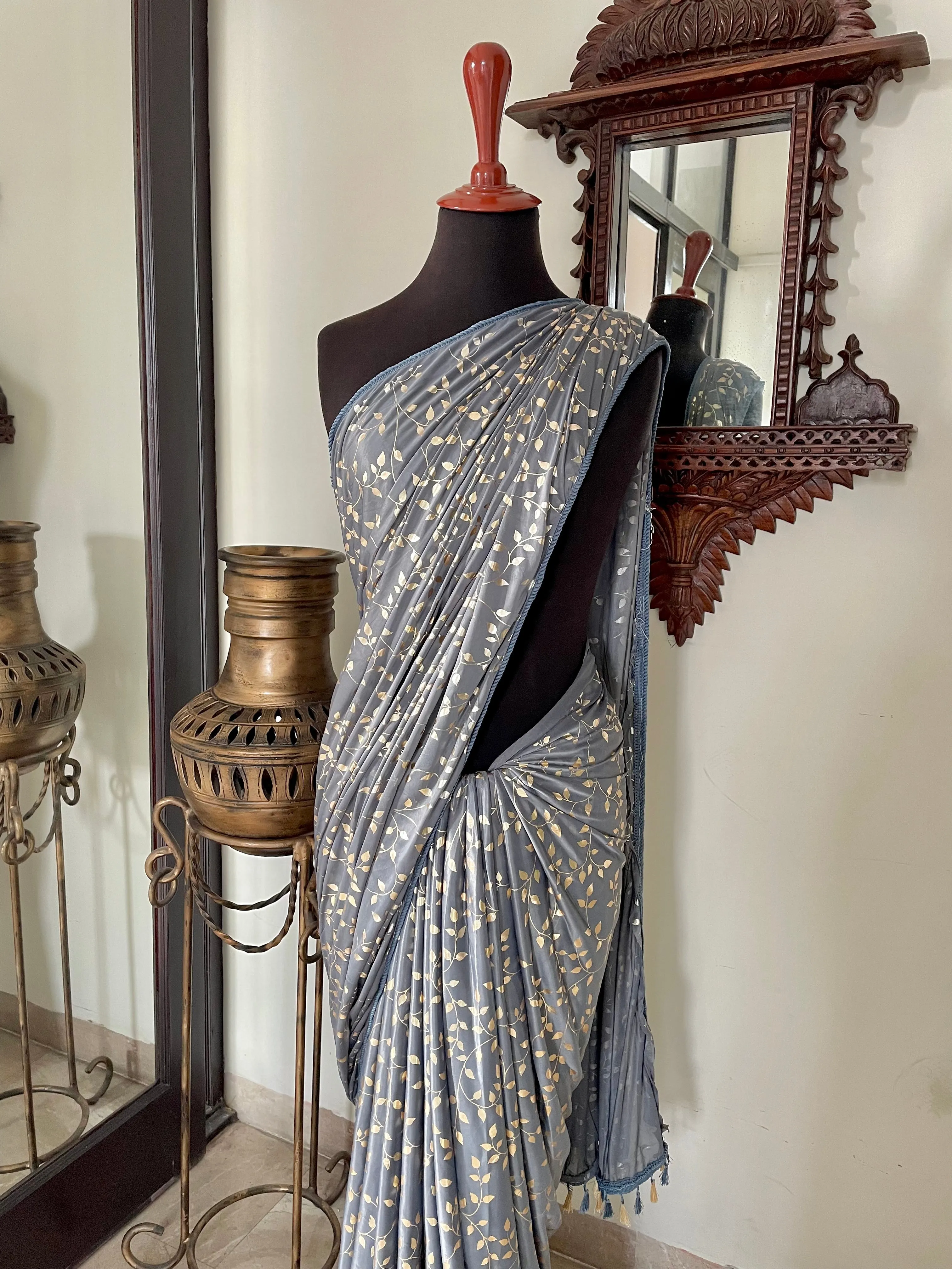 Antique Gold Foil: Smoky Bella