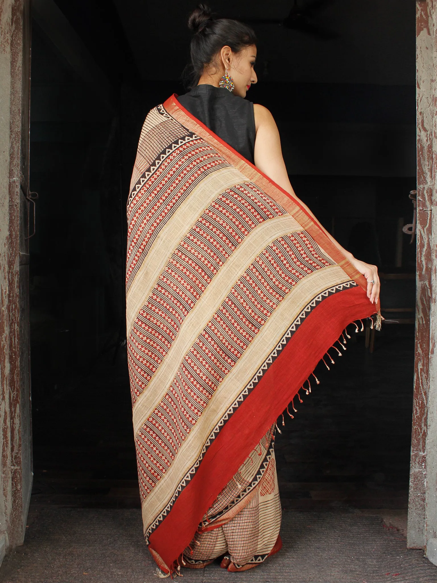 Beige Red Black Hand Block Printed Handwoven Linen Saree With Zari Border - S031703586