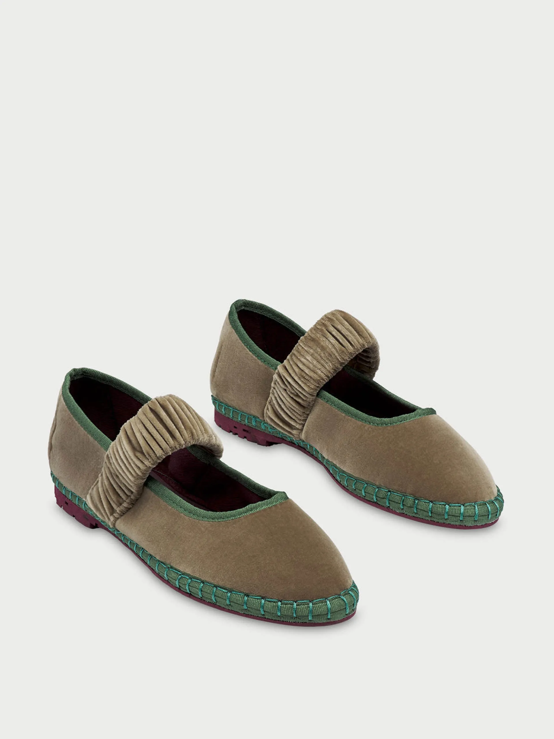 Brown Mafalda Mossy flats