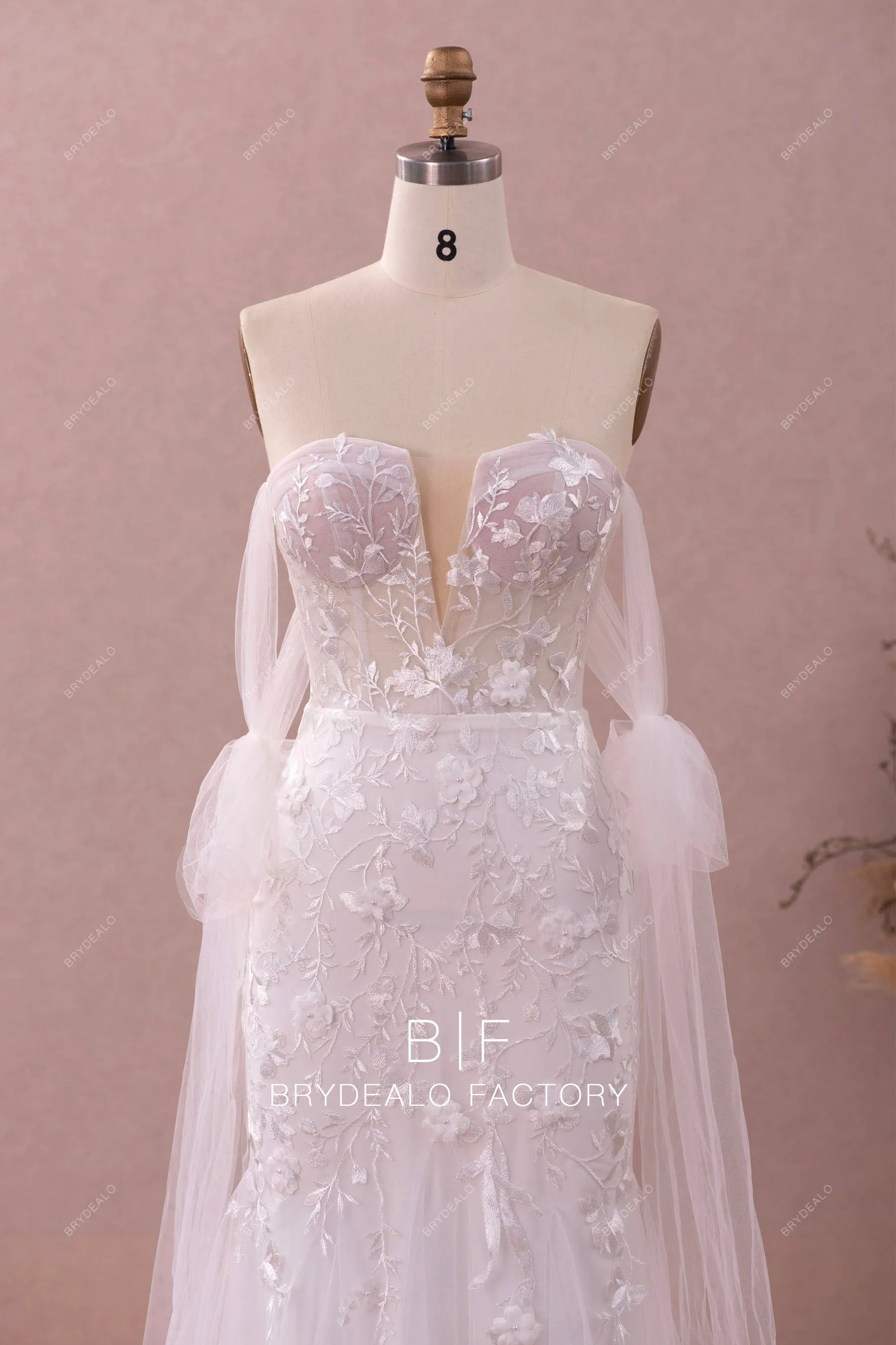 Illusion Corset V-cut Modern 3D Lace Tulle Overskirt Wedding Dress