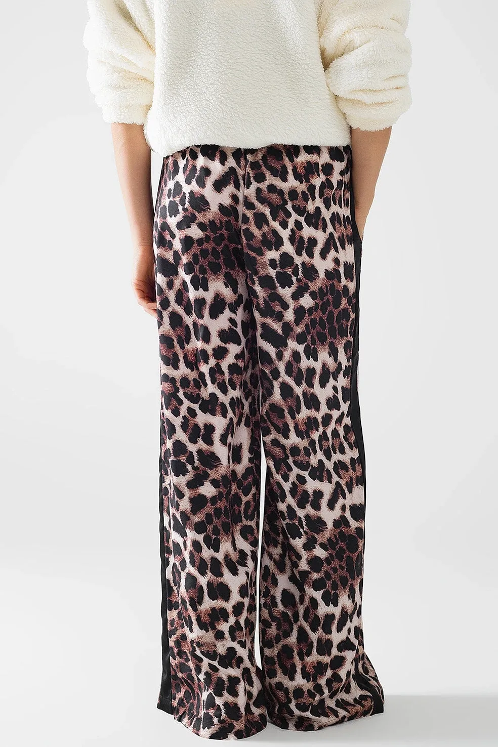 Q2 Wide Leg Leopard Print Pants