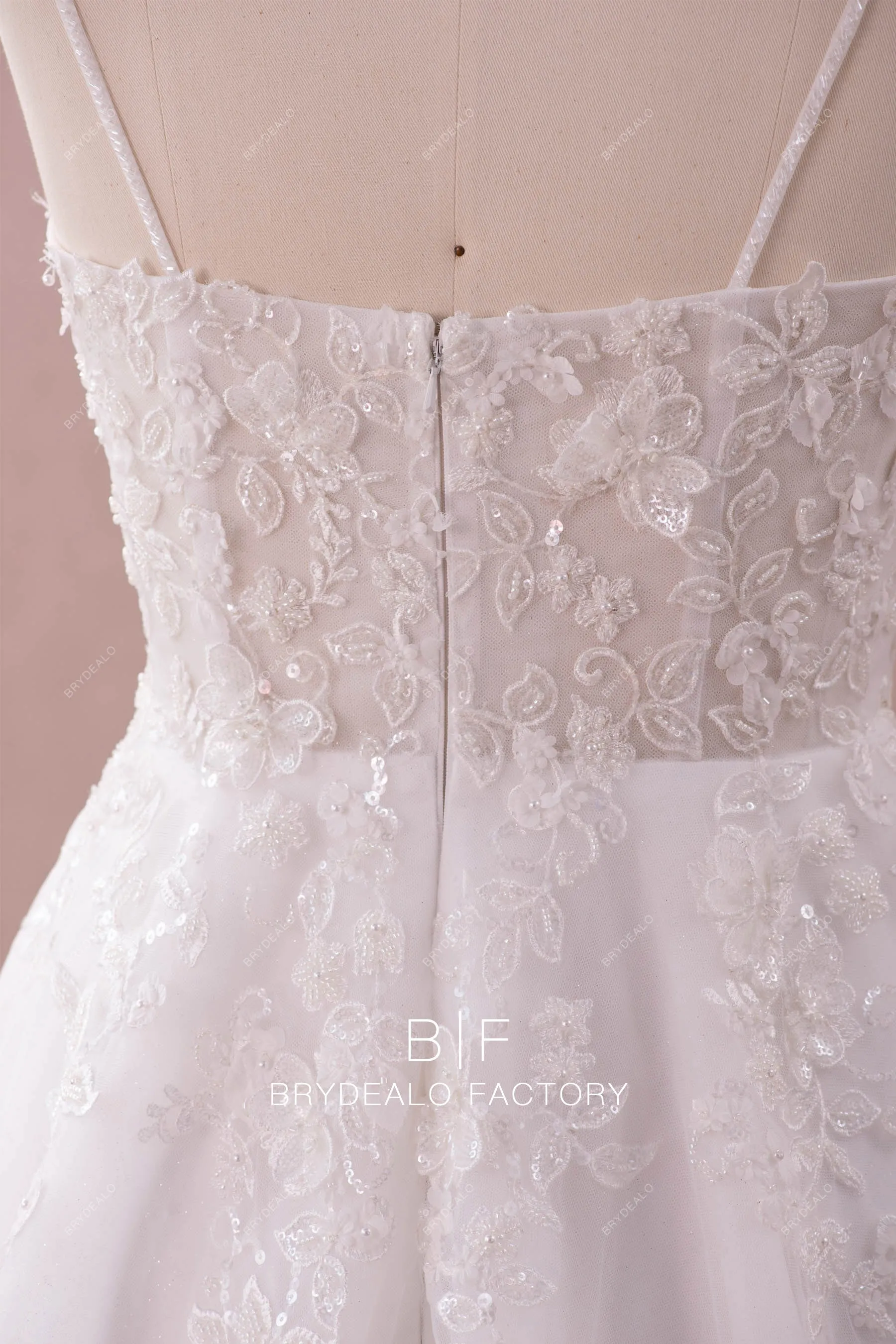 Shimmery 3D Flower Lace Spaghetti Strap Scoop Neck Bridal Dress