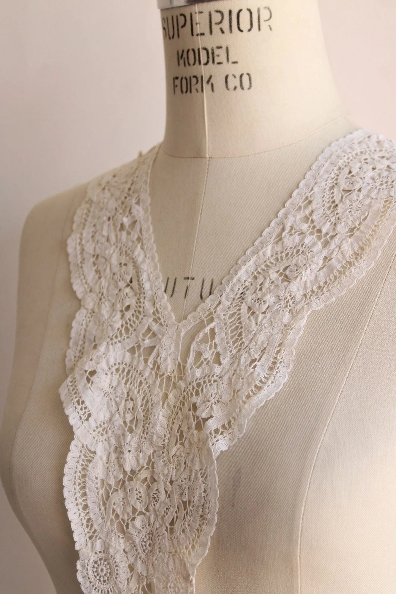 Vintage 1940s 1950s White Detachable Lace Collar