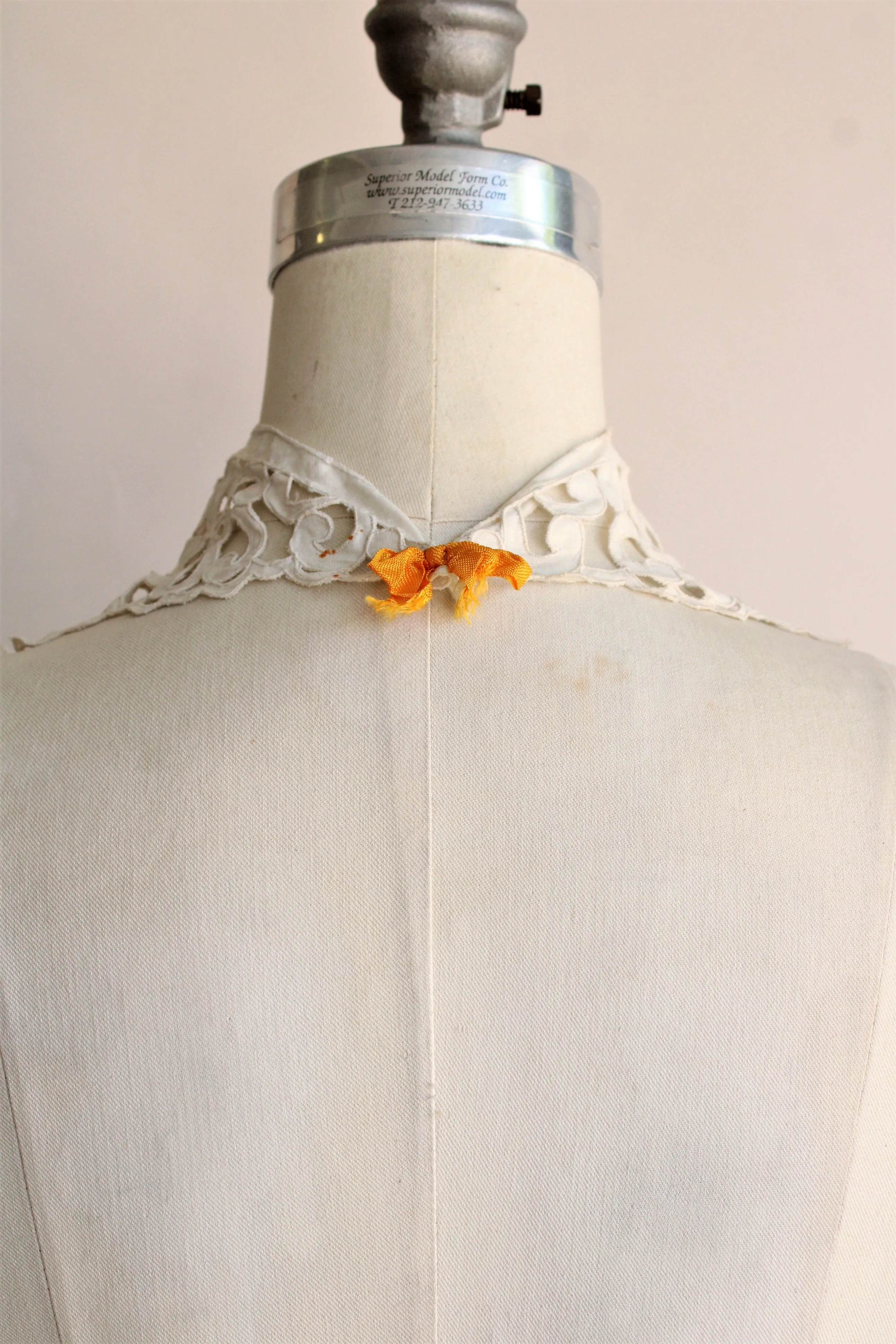 Vintage 1940s Cutwork Lace Detachable Collar