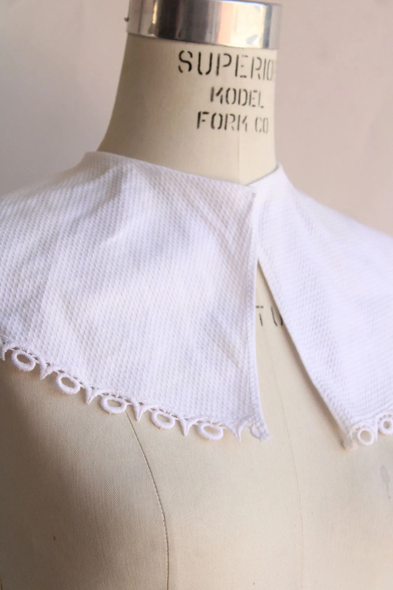 Vintage 1980s Lace Collar, White Detachable