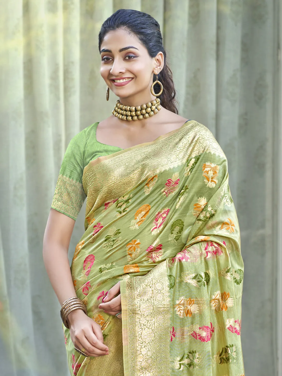 Women Light Green Organza Saree With Un Stitched Blouse