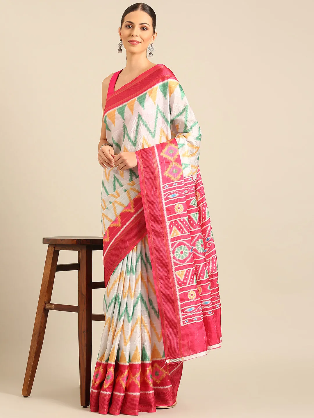 Women White Cotton Saree With Un Stitched Blouse